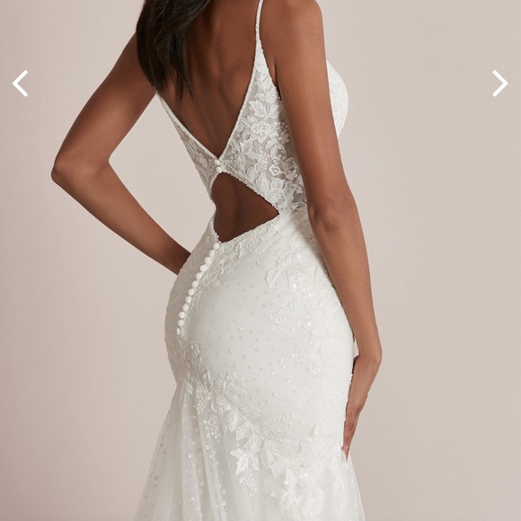 Wedding dress - Picture 4 of 5